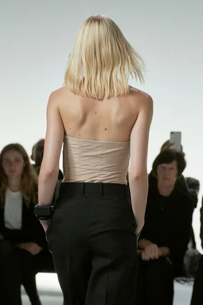 Look 5